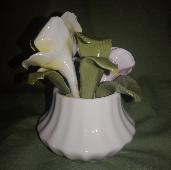 House Of Goebel Flowers Vase Bone China Figurine - Picture 3 of 8